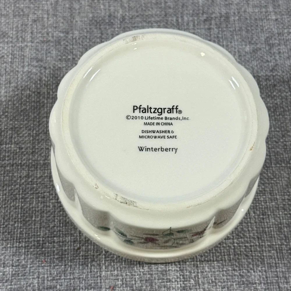VTG Pfaltzgraff Winterberry Ramekin Dish 4.5